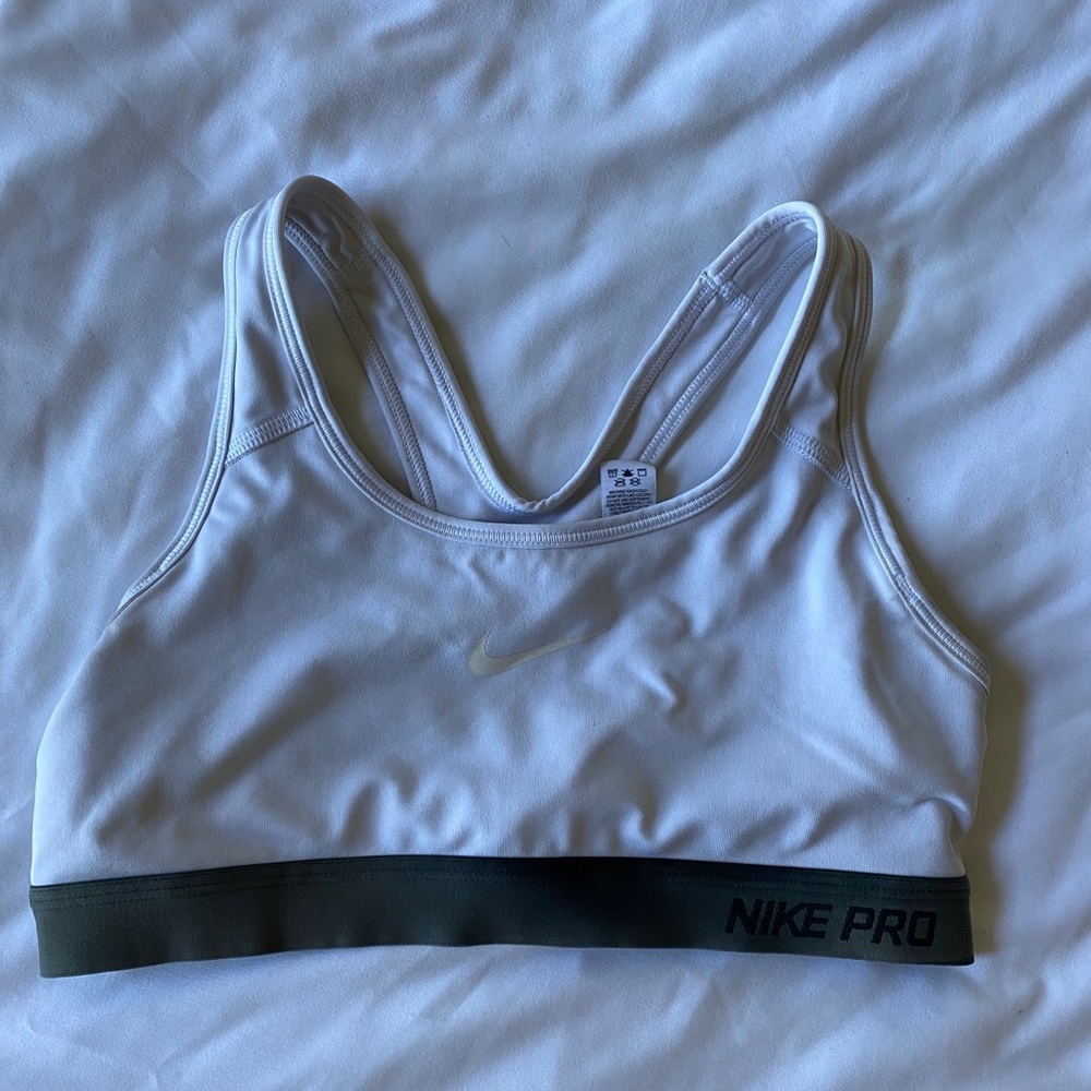 Nike - Dry fit sports bra